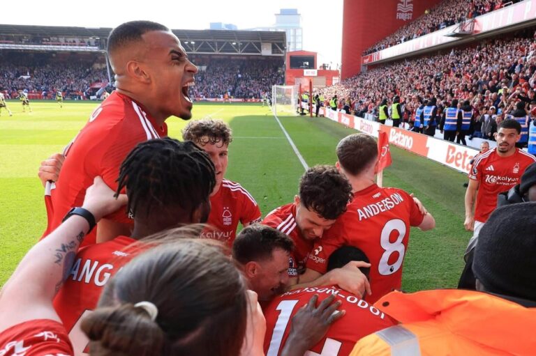 Nottingham Forest City celebrate scaled e1741466567695