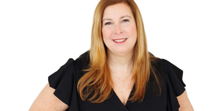 22 5044 Joanne Rodgers Portrait Photography M004169 300dpi e1745269034973