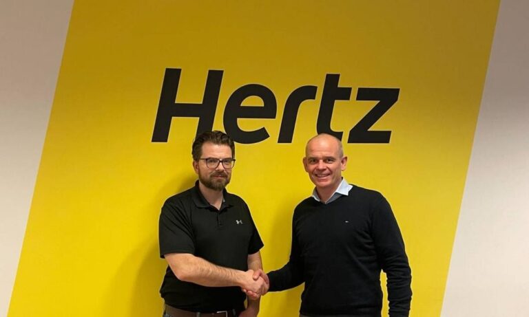 rentalmaticshertz iceland sigurdur berndsen ceo of hertz iceland and colm brady ceo and co founder of rentalmatics2 1200x630 s